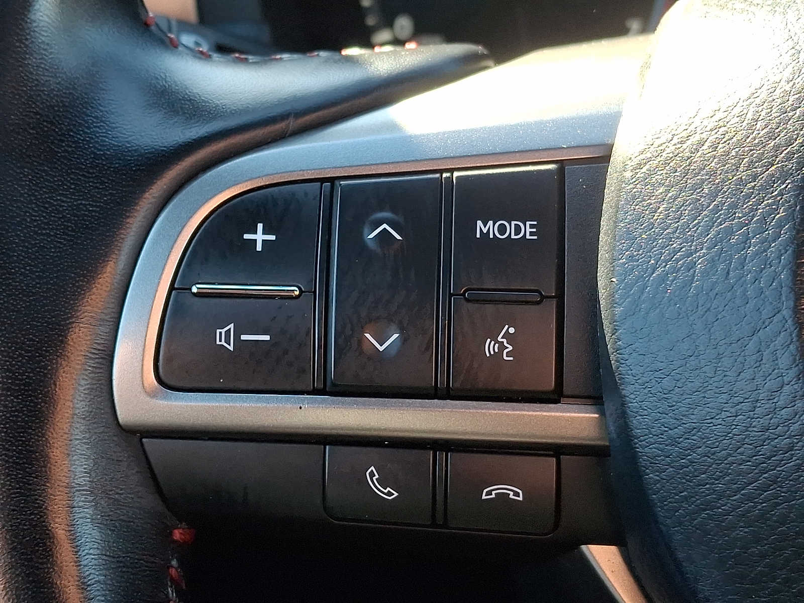 Thumbnail: 2023 Lexus GX - 18