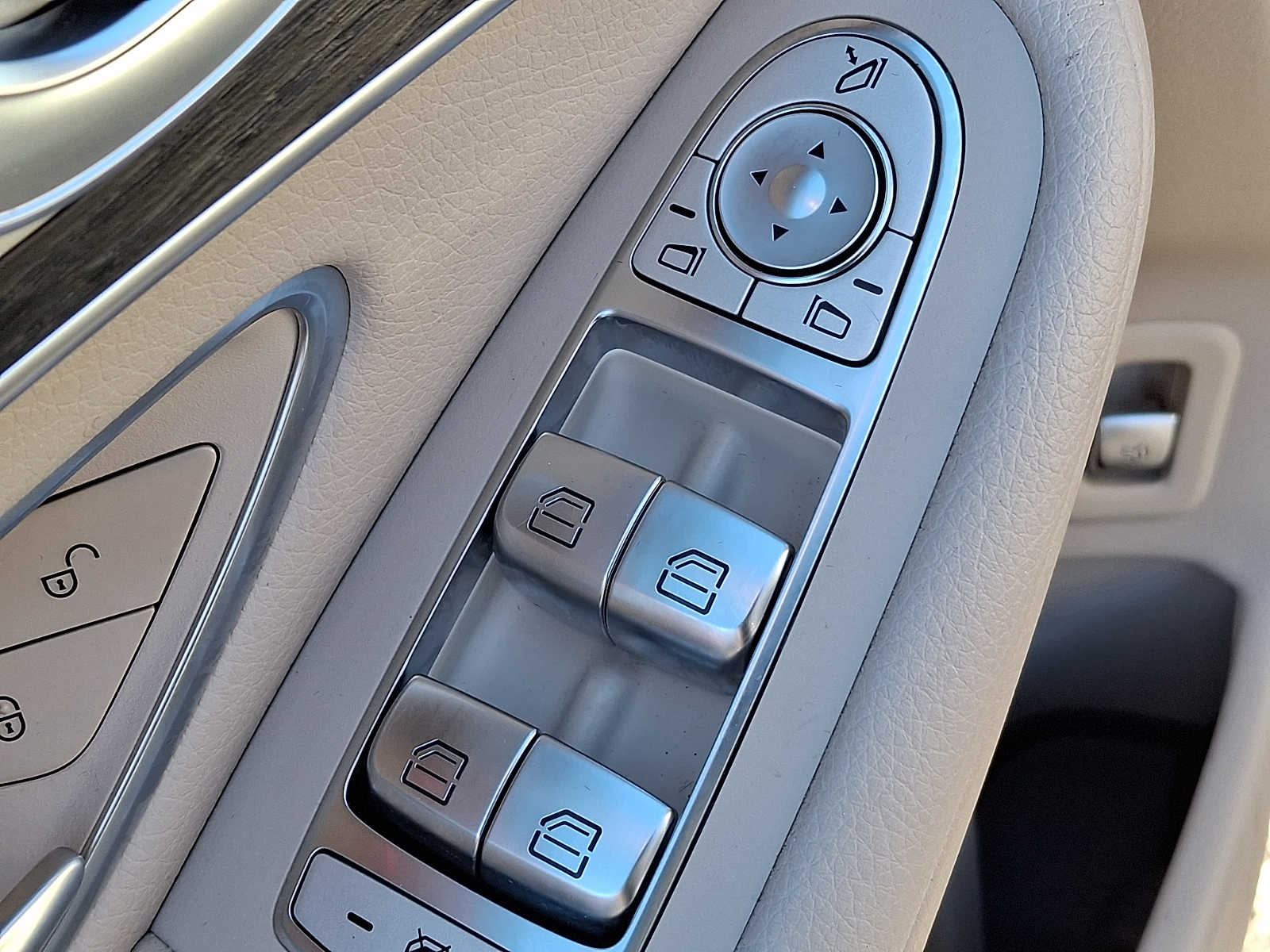 Thumbnail: 2021 Mercedes-Benz GLC - 23