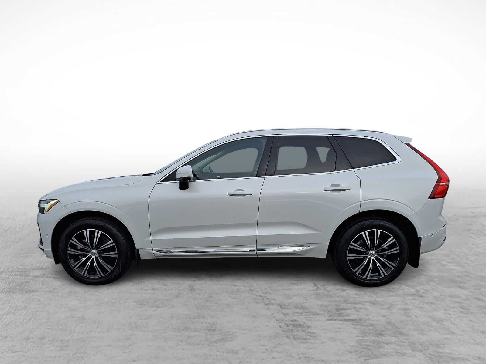 Thumbnail: 2022 Volvo XC60 - 5