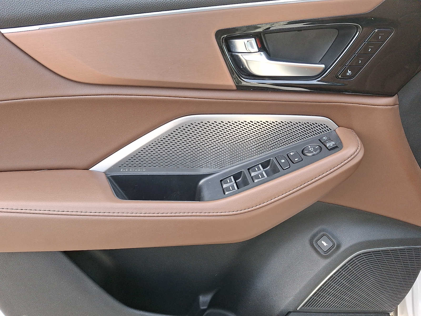 Thumbnail: 2023 Acura MDX - 8