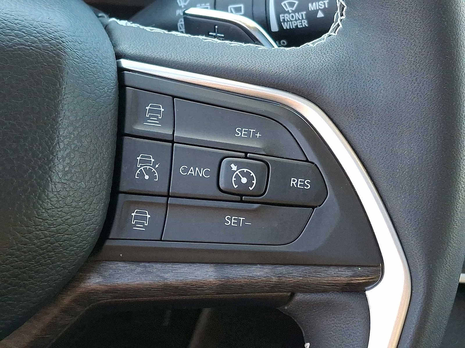 Thumbnail: 2024 Jeep Grand Cherokee L - 18