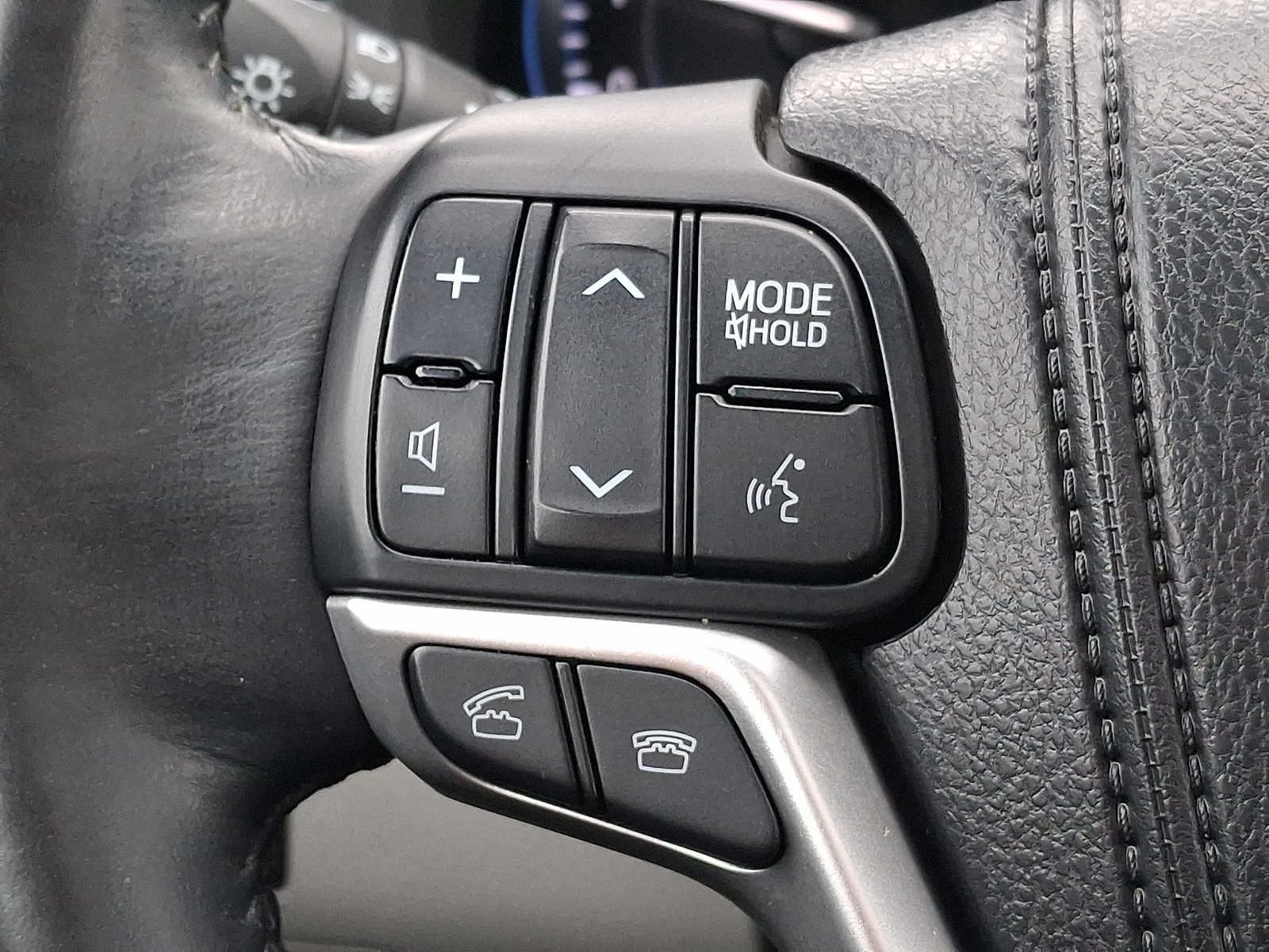 Thumbnail: 2014 Toyota Highlander - 19