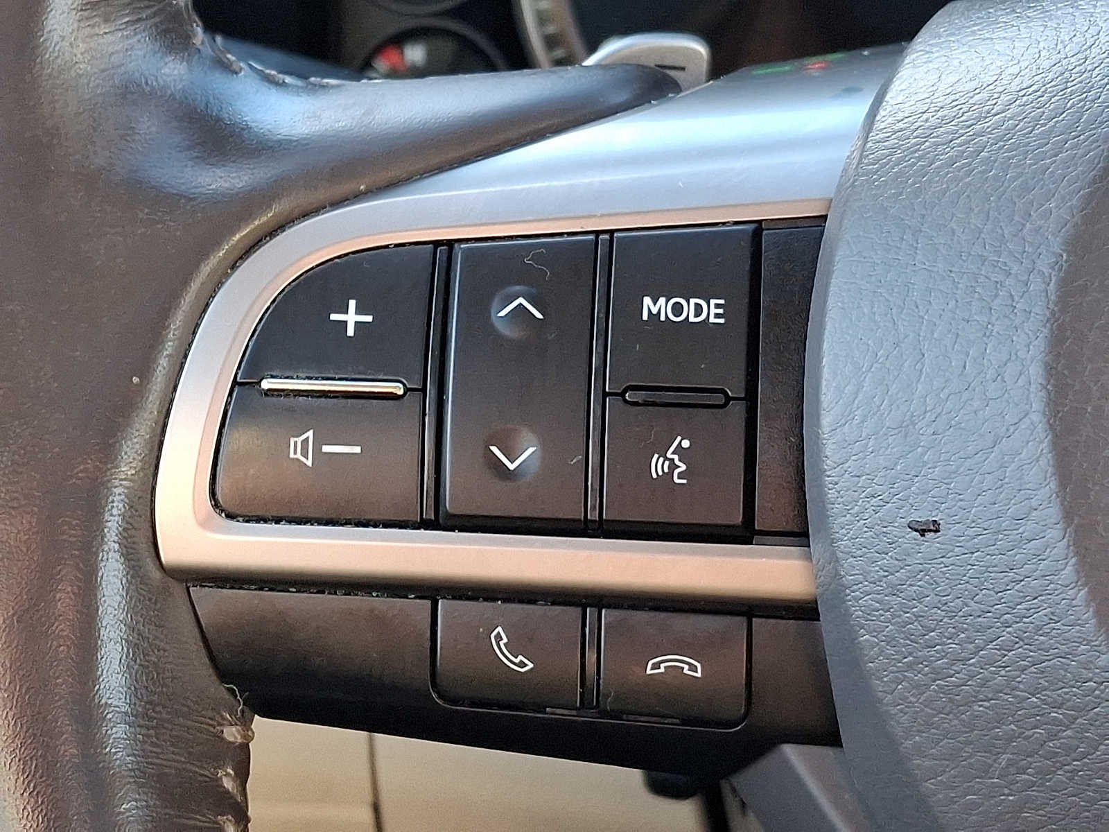 Thumbnail: 2020 Lexus LX - 19