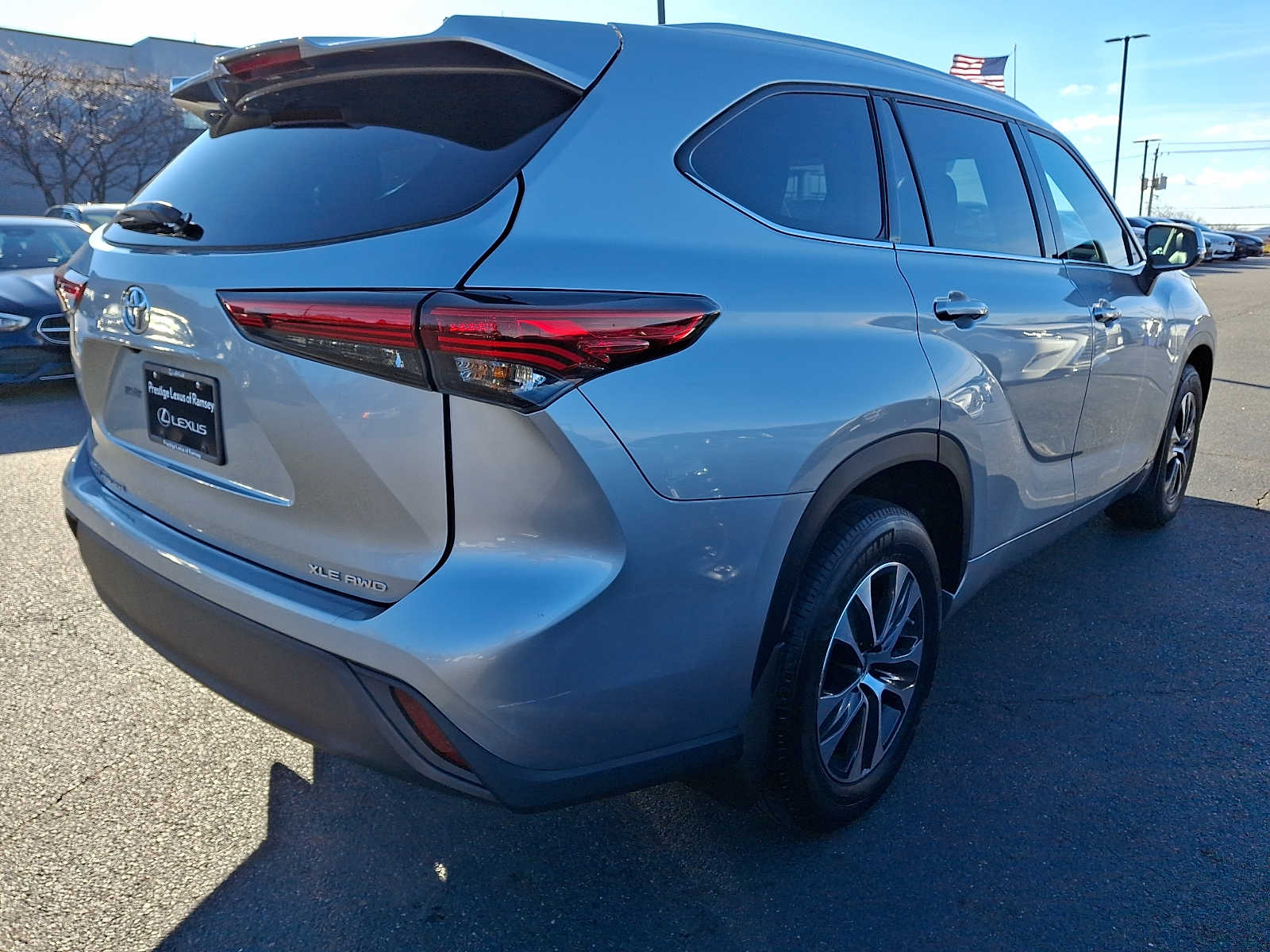 Thumbnail: 2022 Toyota Highlander - 4