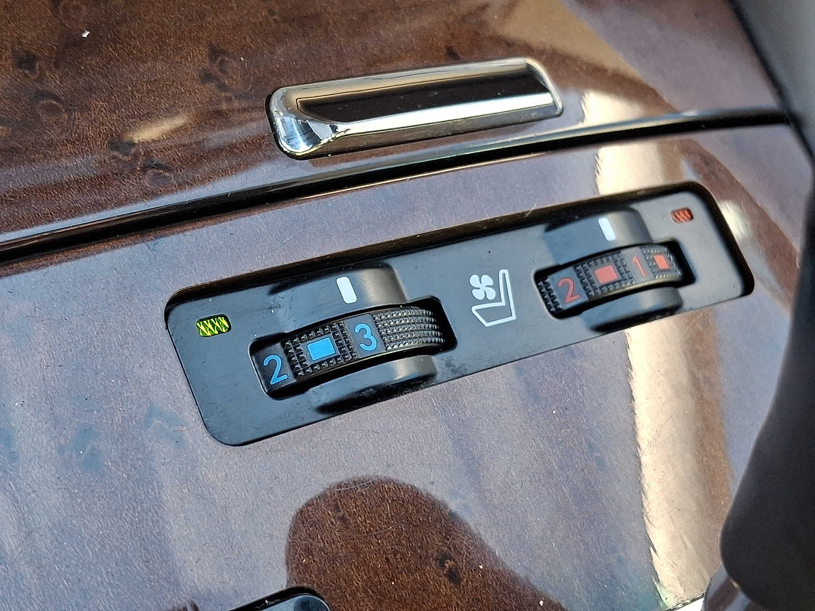 Thumbnail: 2010 Lexus IS - 20
