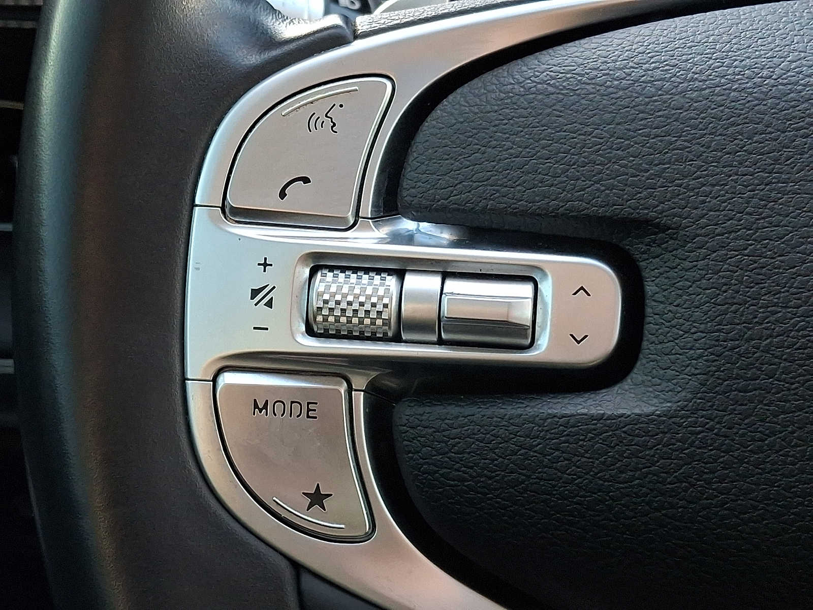 Thumbnail: 2023 Genesis GV80 - 18