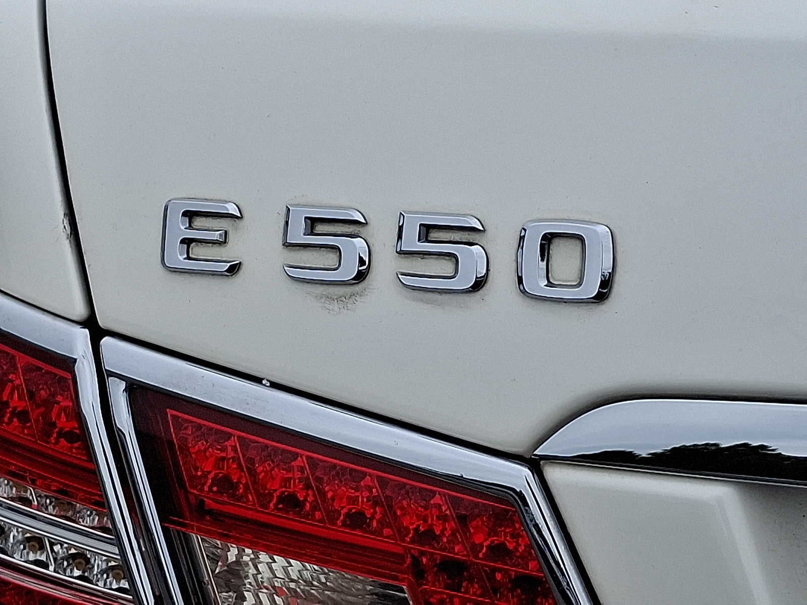 Thumbnail: 2010 Mercedes-Benz E-Class - 28