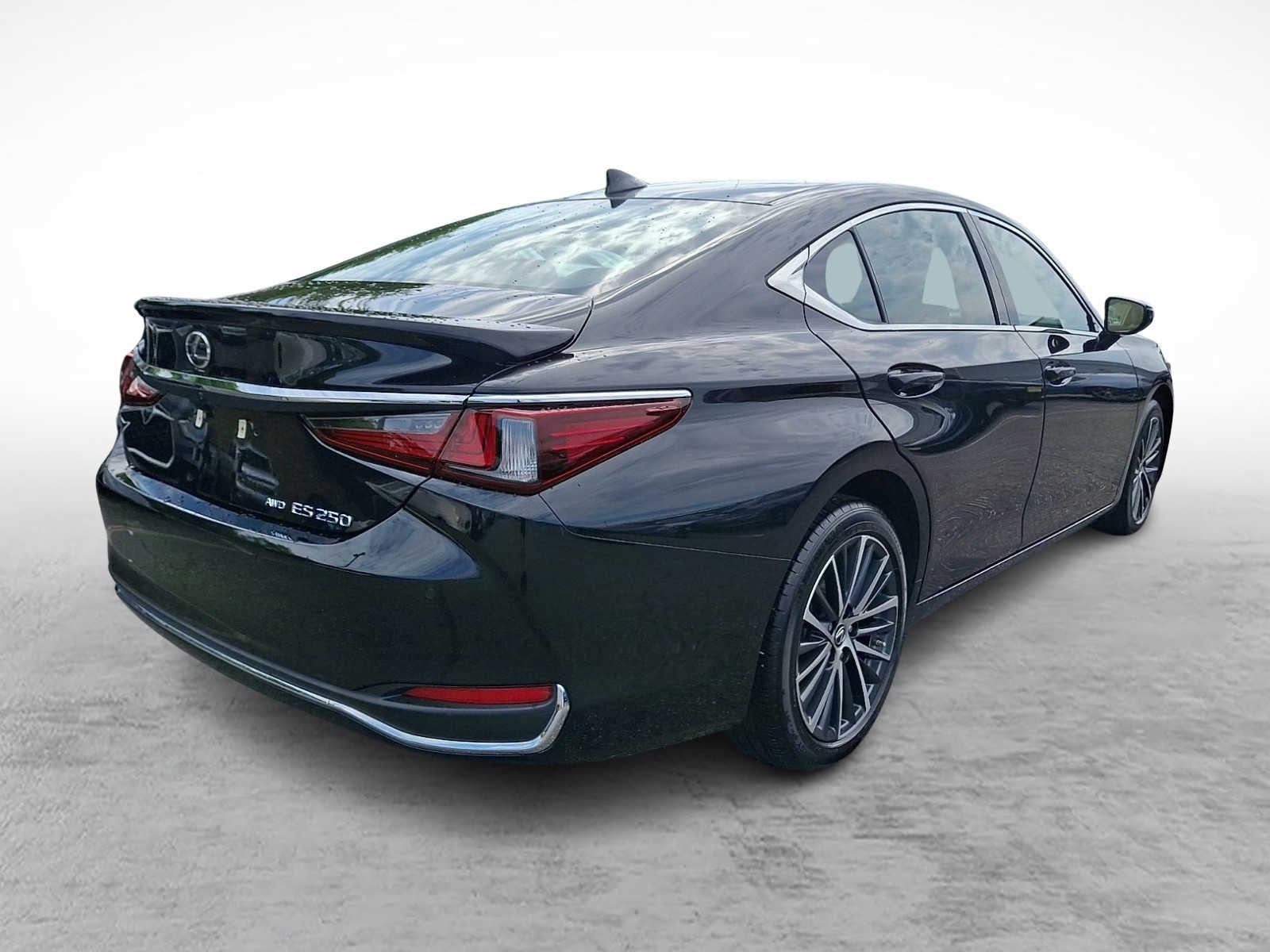 Thumbnail: 2023 Lexus ES - 4