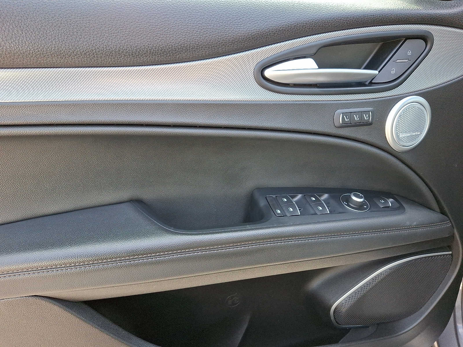 Thumbnail: 2019 Alfa Romeo Stelvio - 9
