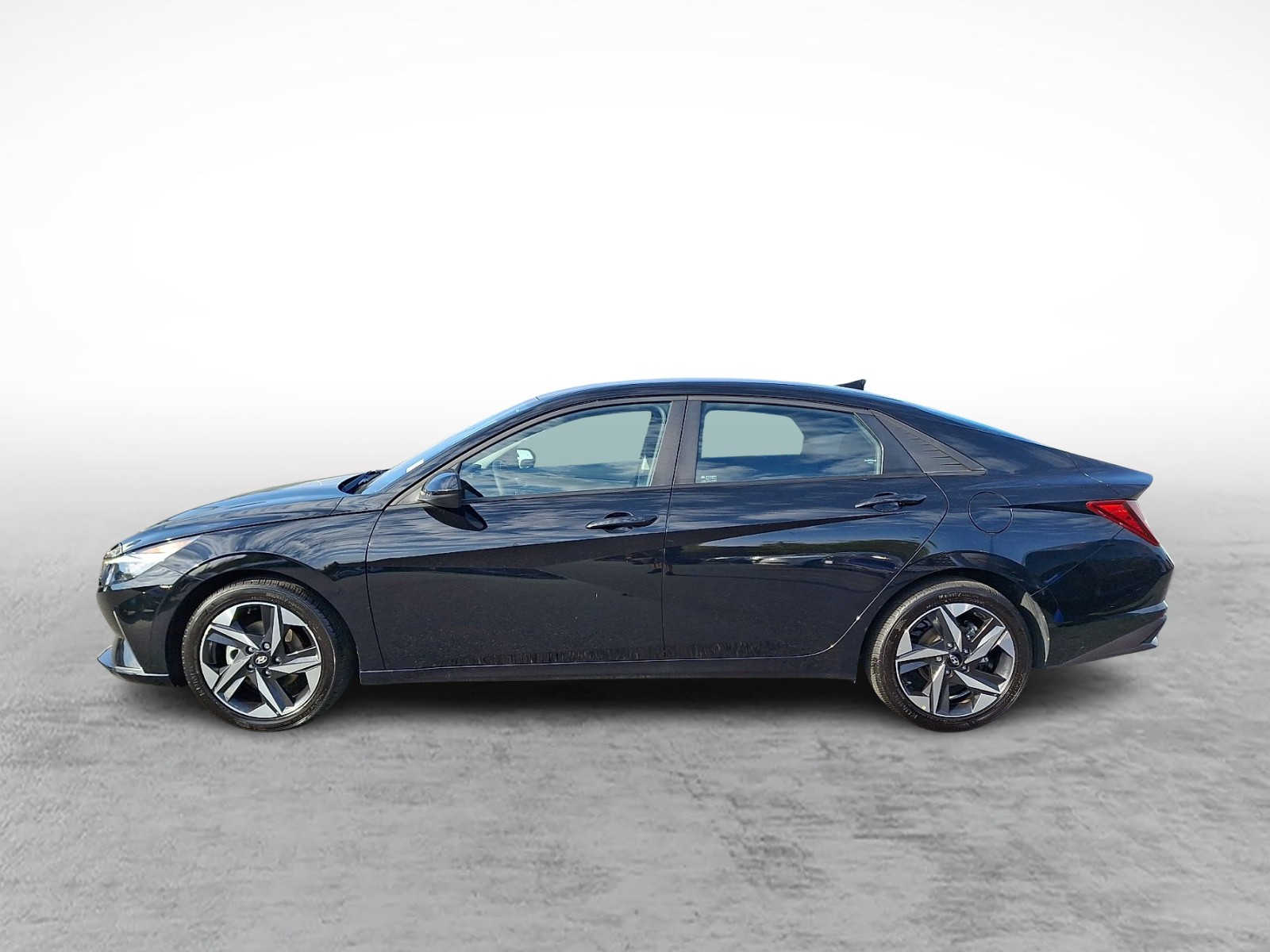 Thumbnail: 2023 Hyundai Elantra - 6