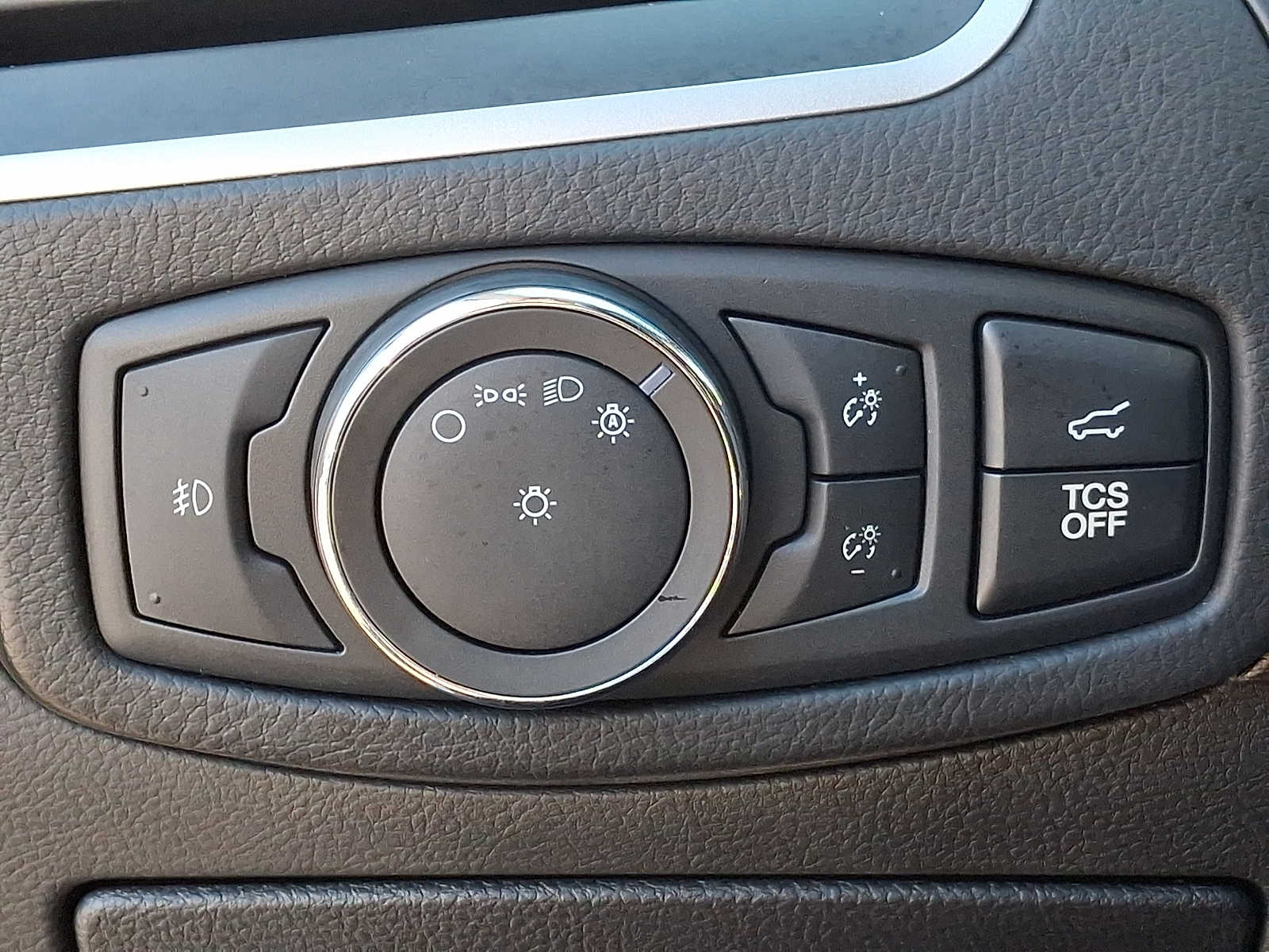 Thumbnail: 2022 Ford Edge - 24