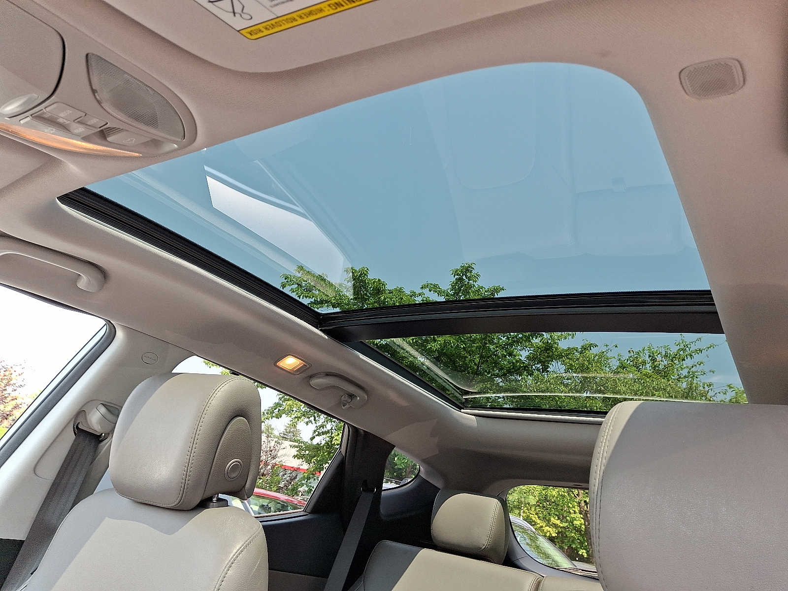 Thumbnail: 2015 Hyundai Santa Fe - 11