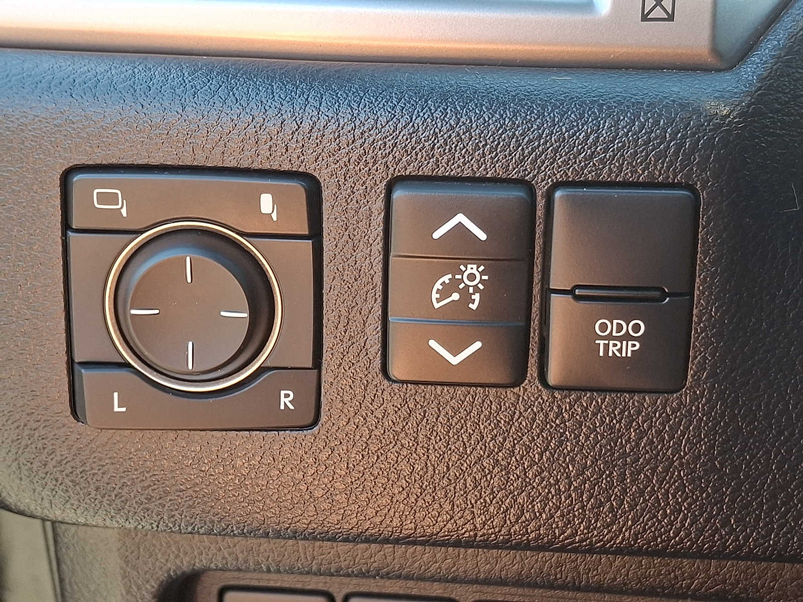 Thumbnail: 2023 Lexus GX - 23