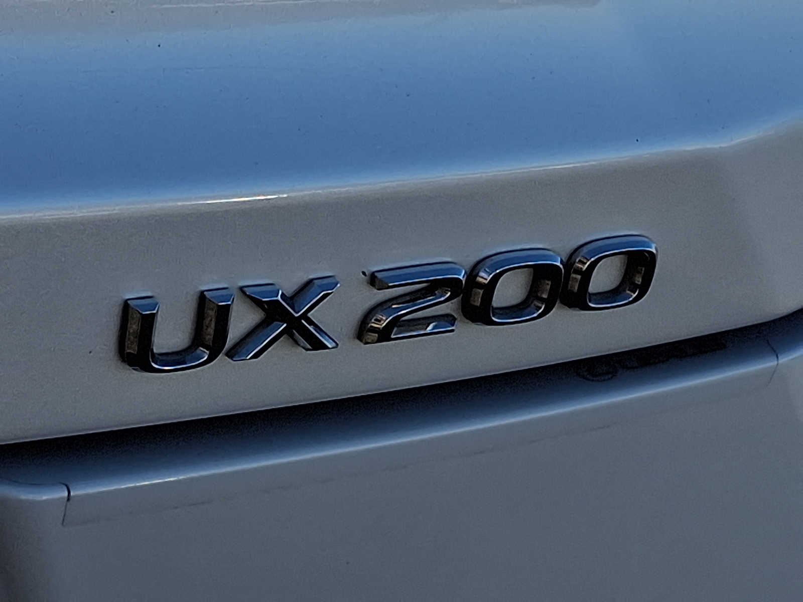 Thumbnail: 2022 Lexus UX - 28