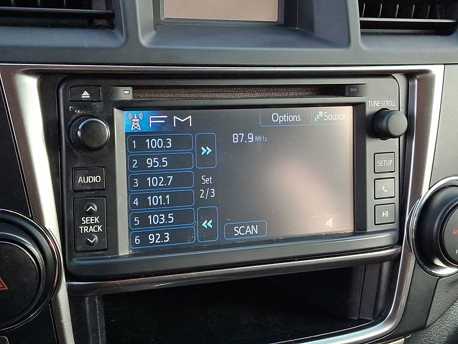 Thumbnail: 2013 Toyota Highlander - 14