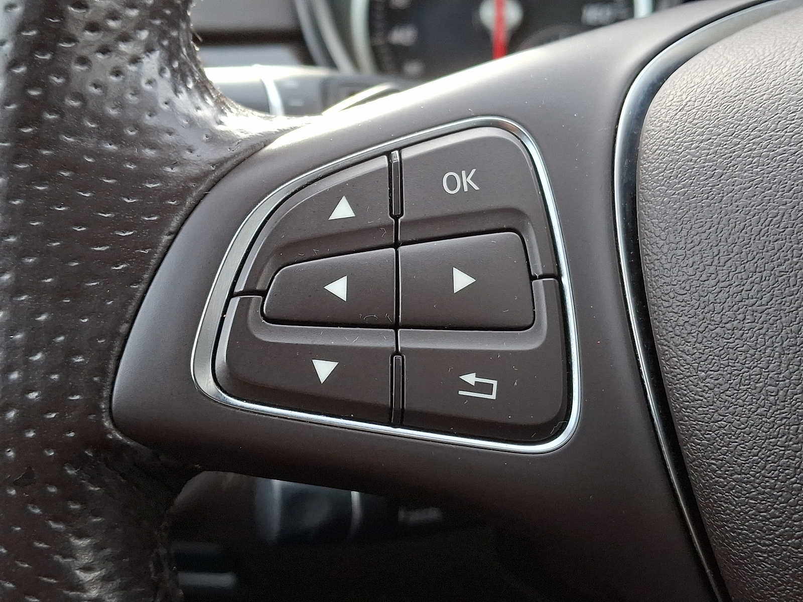 Thumbnail: 2018 Mercedes-Benz GLE - 18