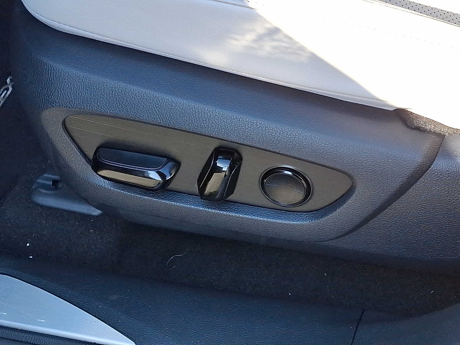 Thumbnail: 2023 Lexus RX - 11