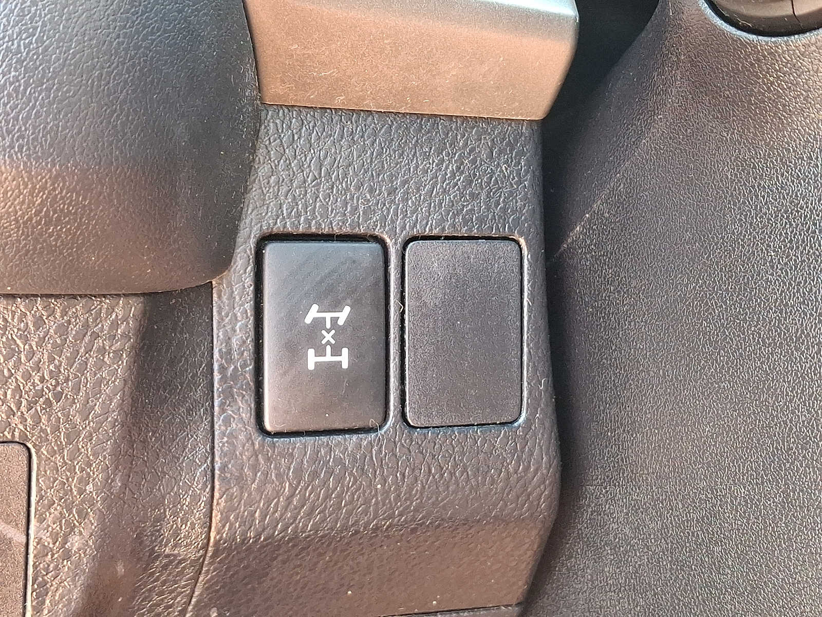 Thumbnail: 2015 Toyota RAV4 - 22