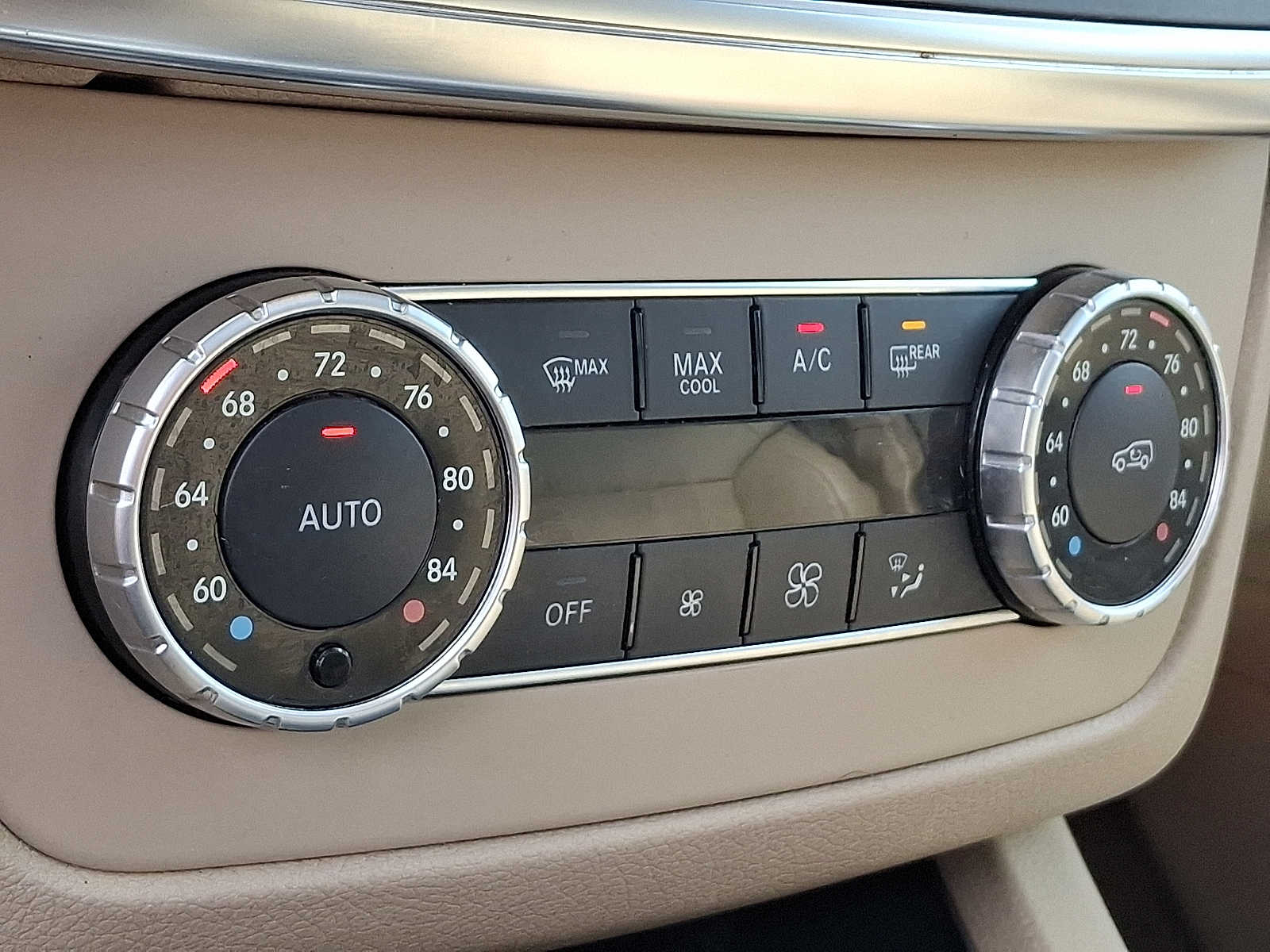 Thumbnail: 2013 Mercedes-Benz GL-Class - 14