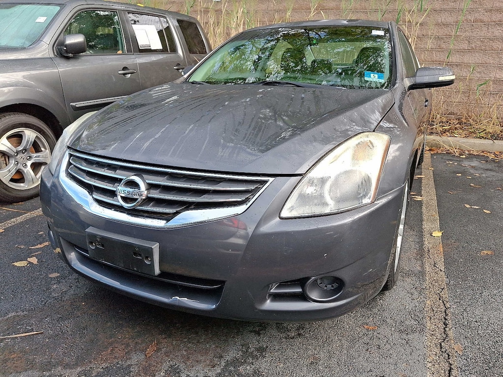Used 2010 Nissan Altima 3.5 SR Sedan