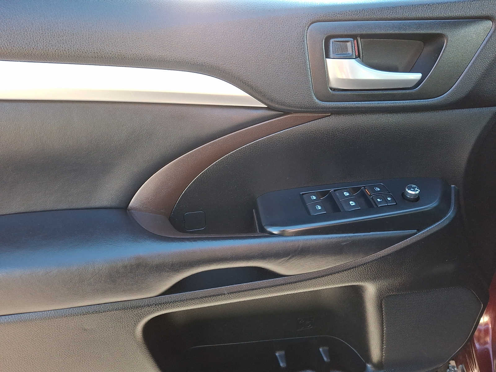 Thumbnail: 2019 Toyota Highlander - 9