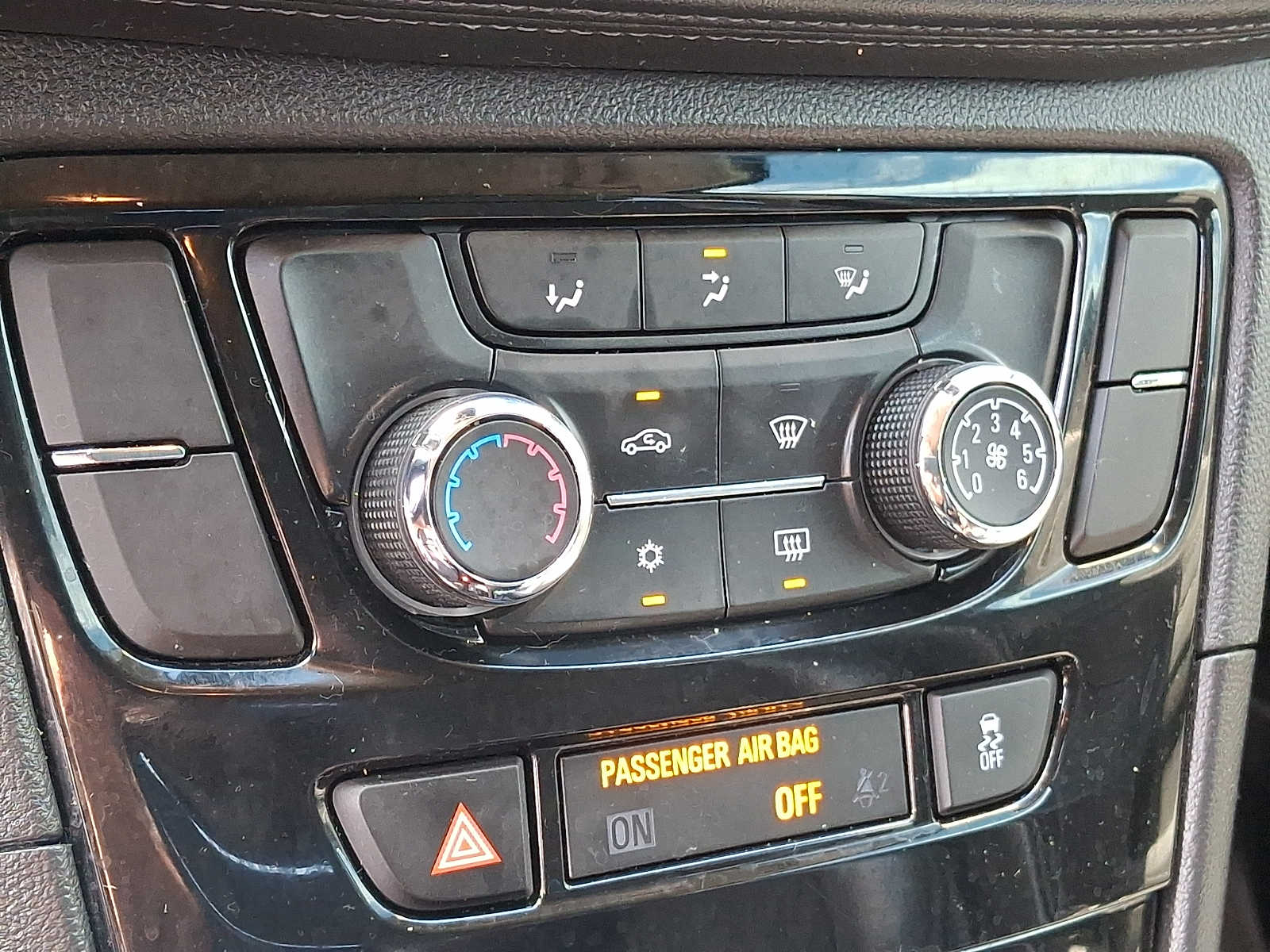 Thumbnail: 2019 Buick Encore - 14