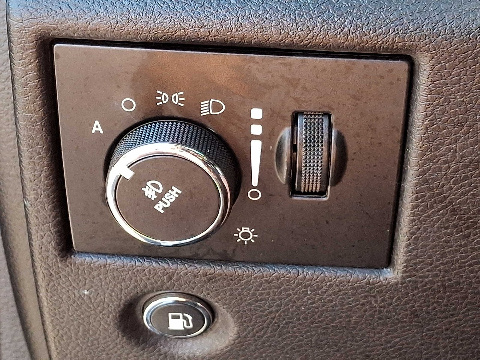 Thumbnail: 2014 Jeep Grand Cherokee - 21
