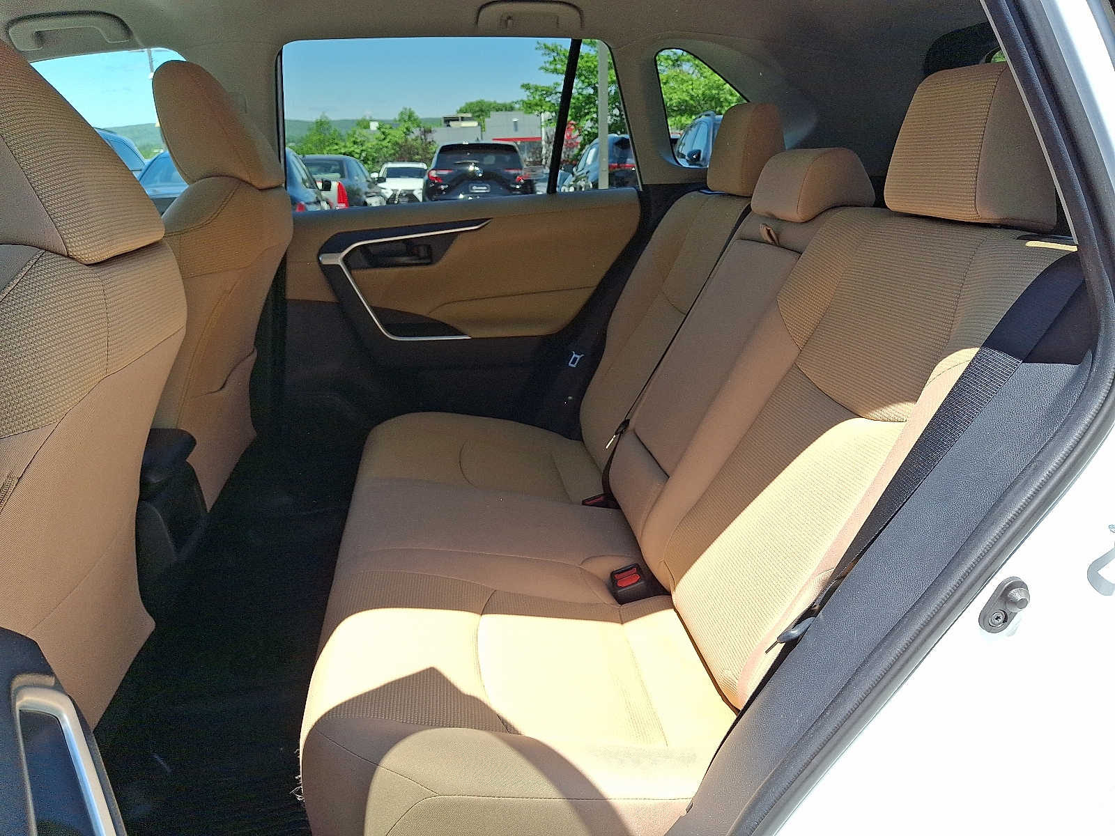 2020 Toyota RAV4 LE 7