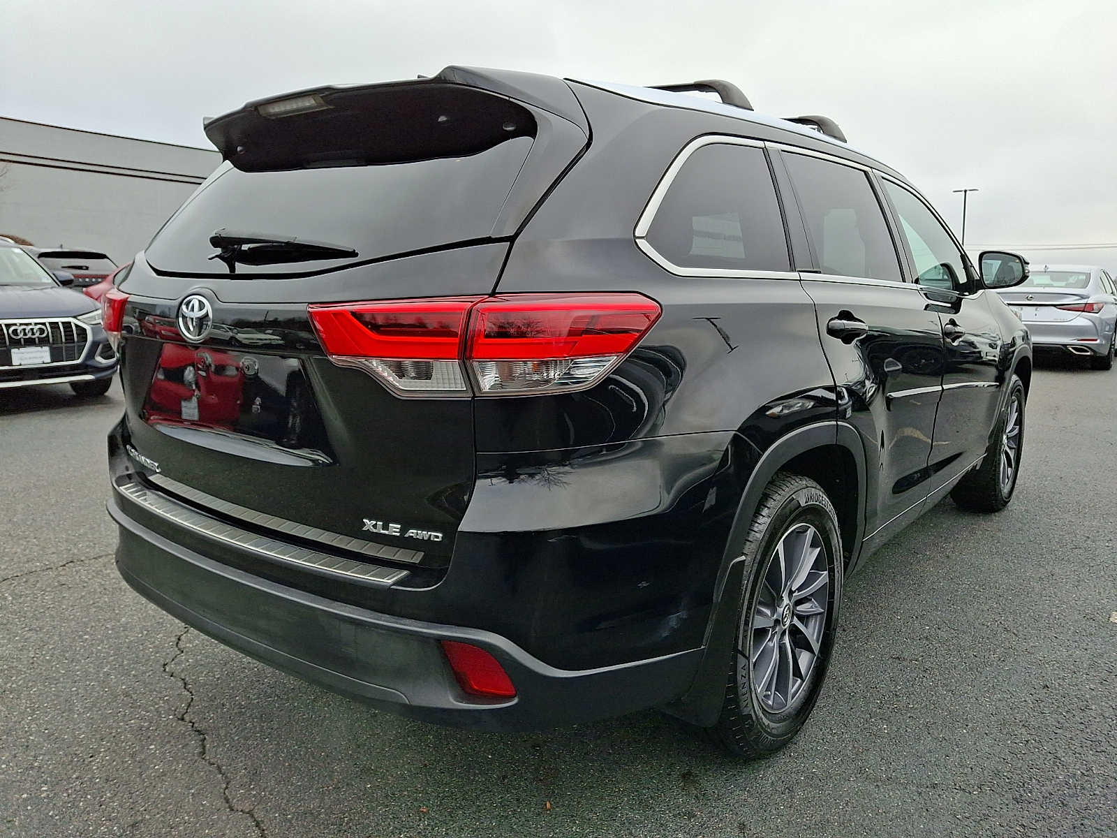 Thumbnail: 2017 Toyota Highlander - 4