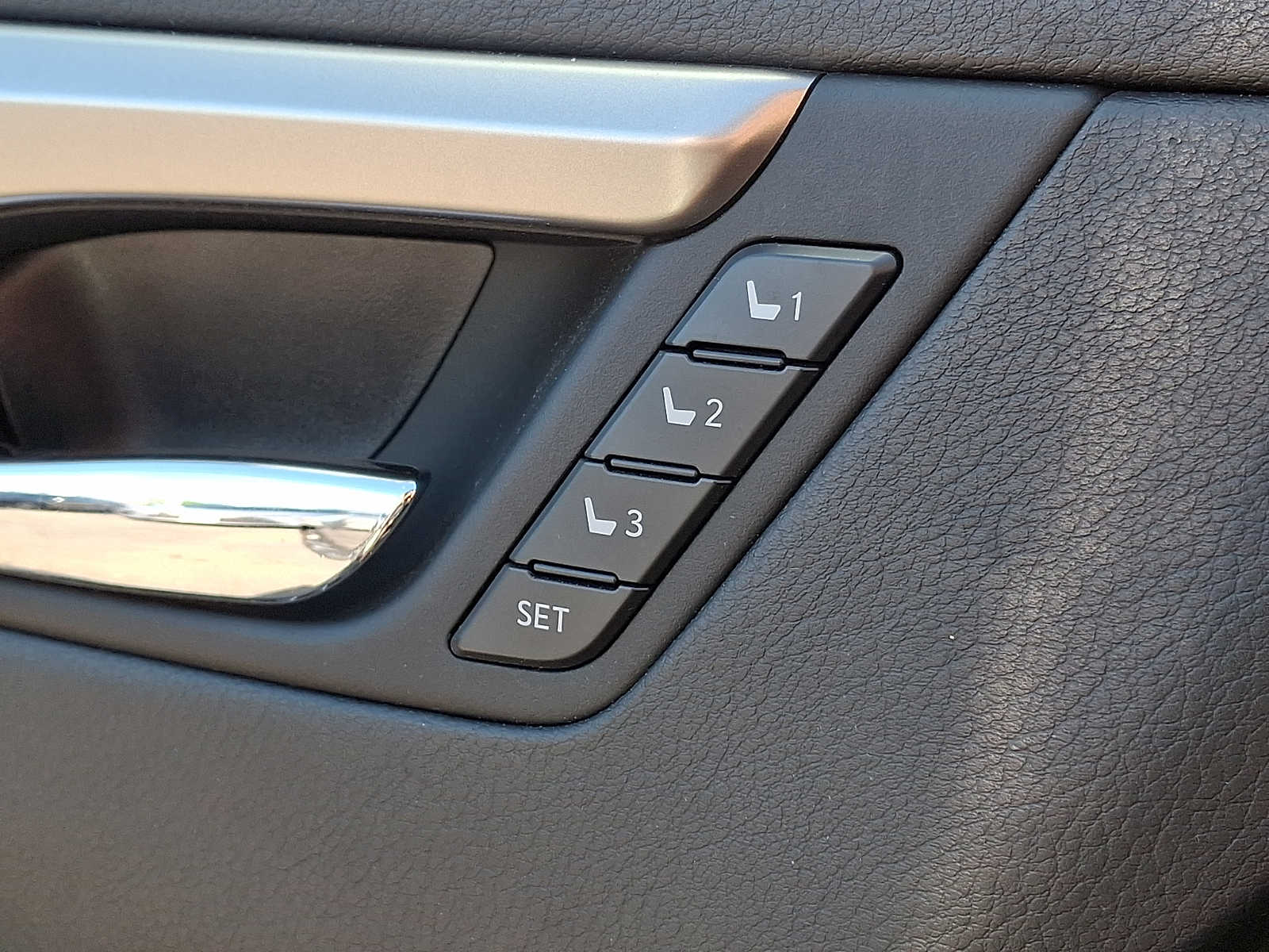 Thumbnail: 2017 Lexus RX - 24