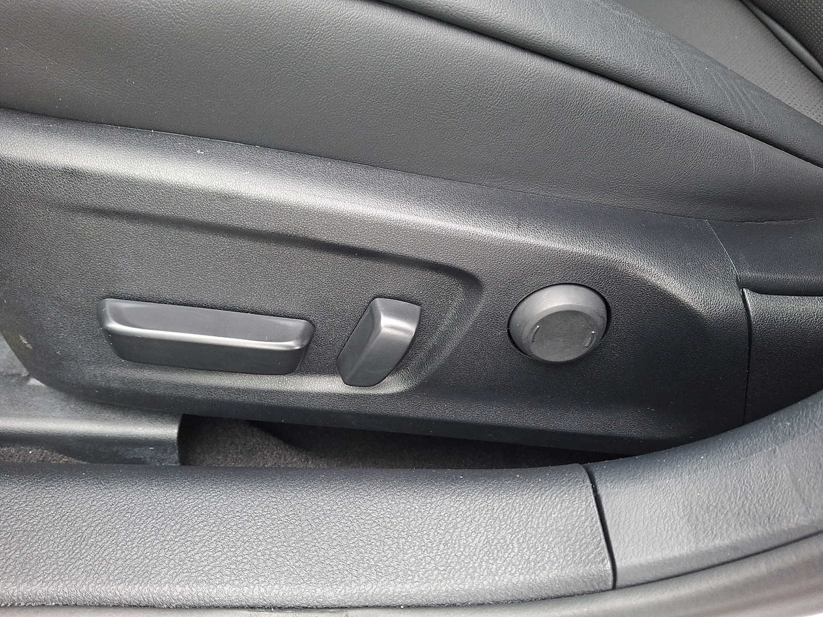 Thumbnail: 2025 Lexus IS - 9