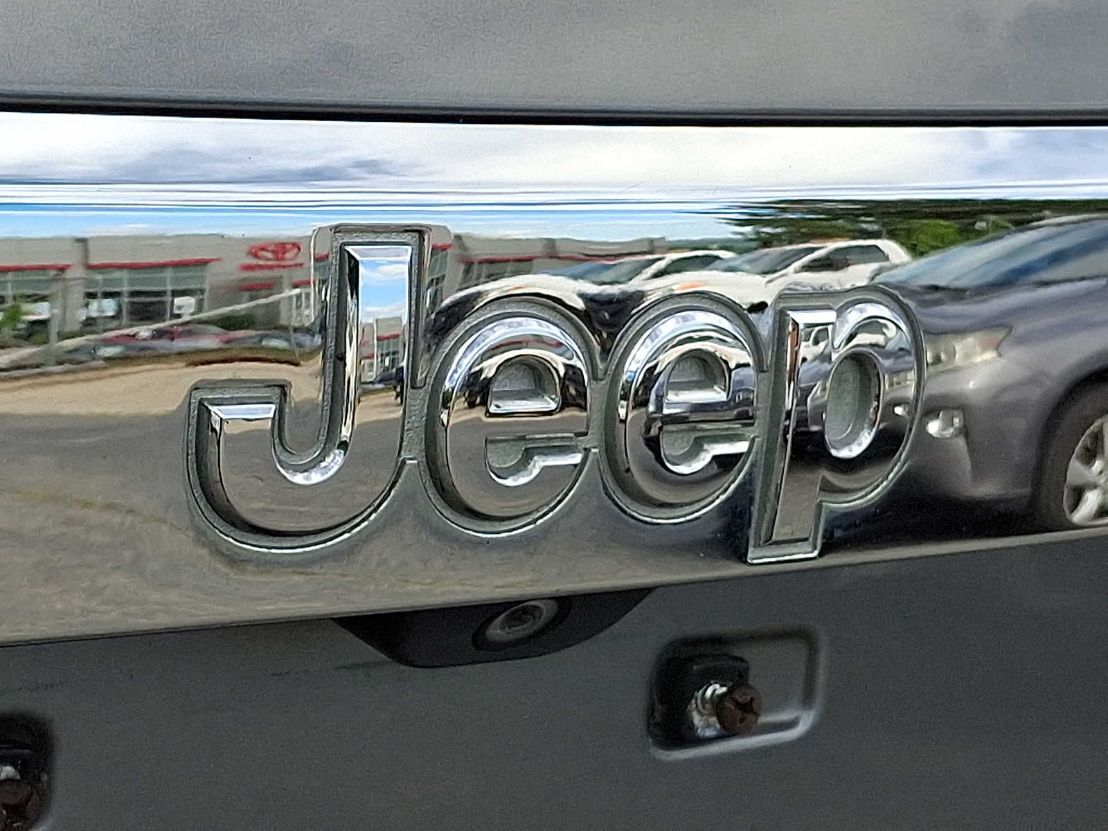 Thumbnail: 2012 Jeep Grand Cherokee - 28