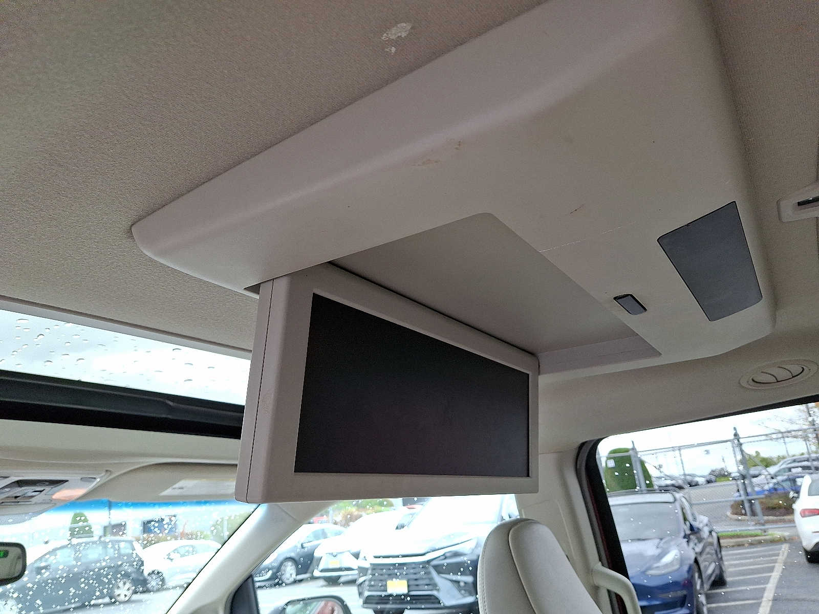 Thumbnail: 2013 Toyota Sienna - 10