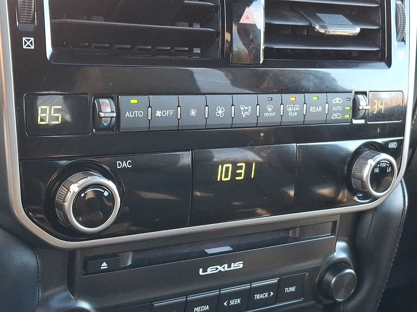 Thumbnail: 2023 Lexus GX - 15