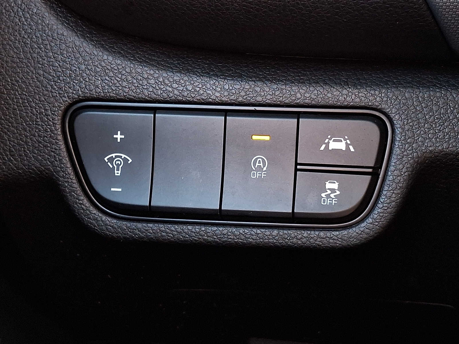 Thumbnail: 2023 Kia Seltos - 25