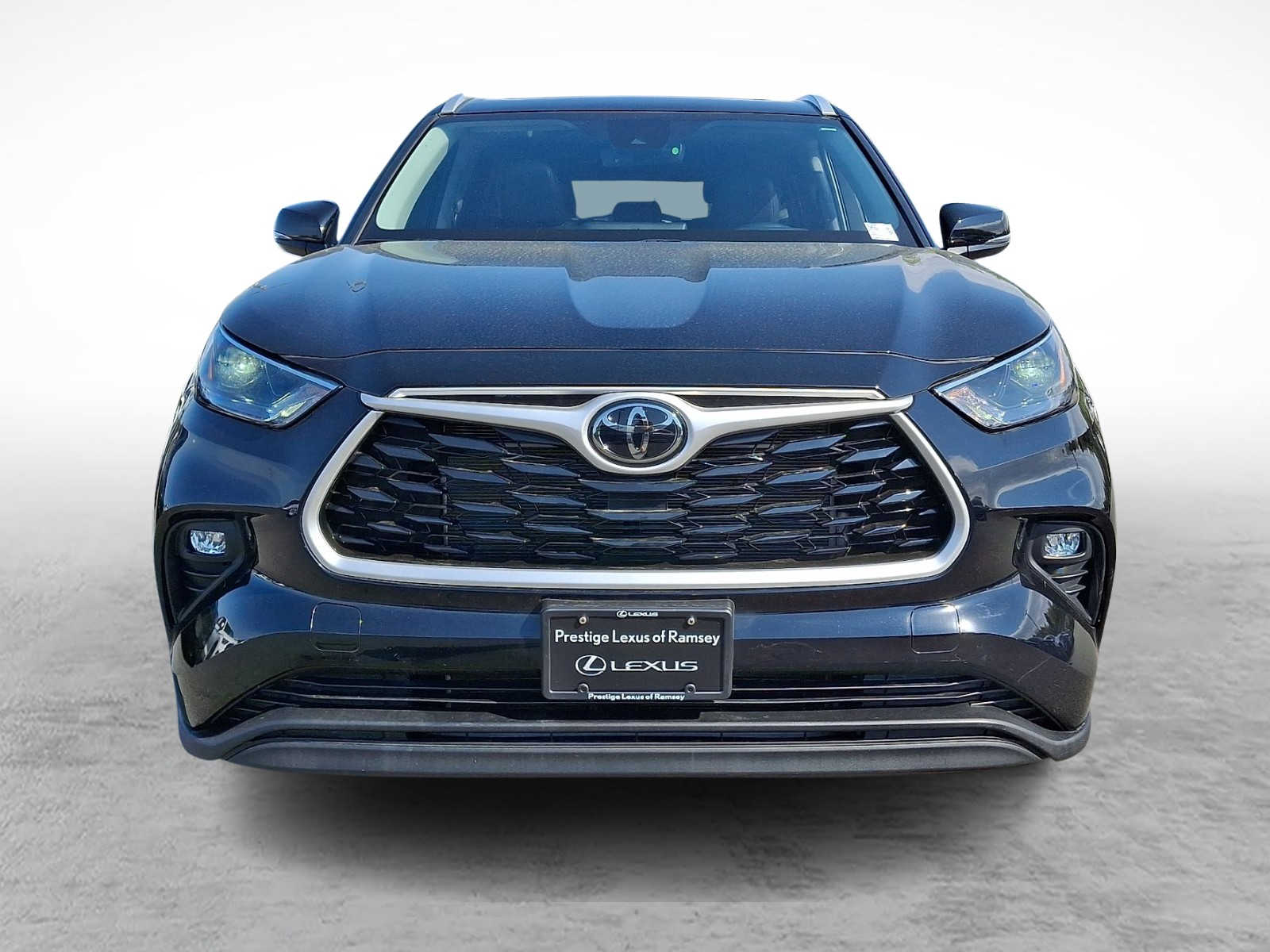 Thumbnail: 2023 Toyota Highlander - 2
