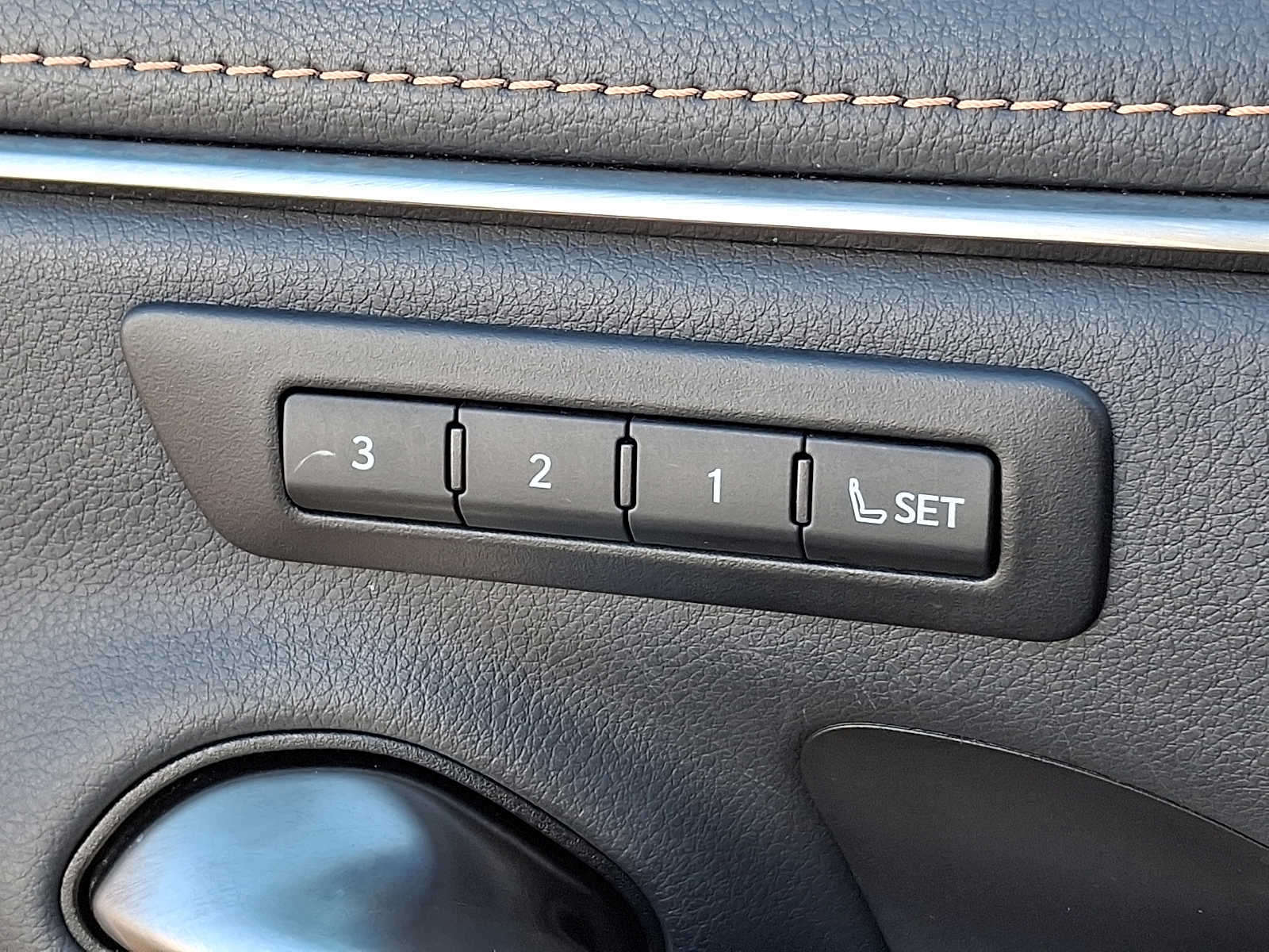 Thumbnail: 2023 Lexus ES - 25