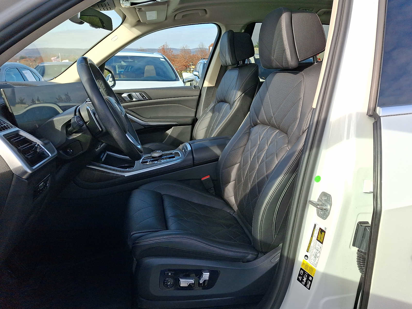 Thumbnail: 2023 BMW X7 - 8