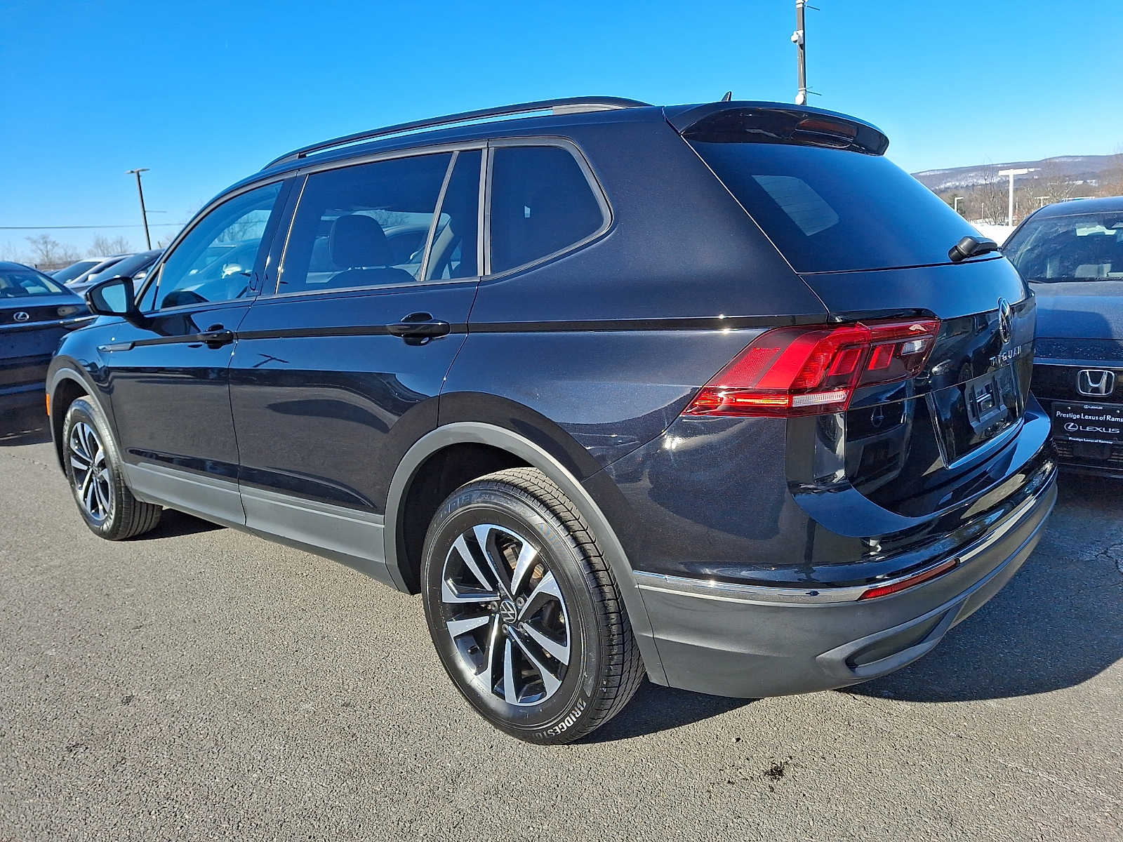 Thumbnail: 2022 Volkswagen Tiguan - 5