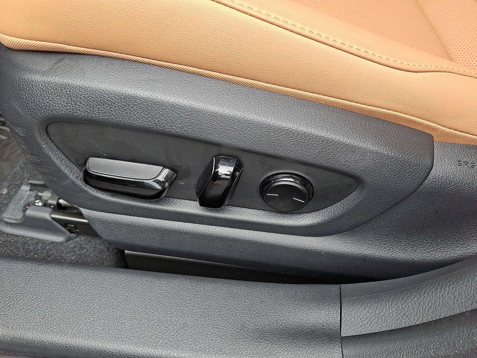 Thumbnail: 2023 Lexus UX - 11