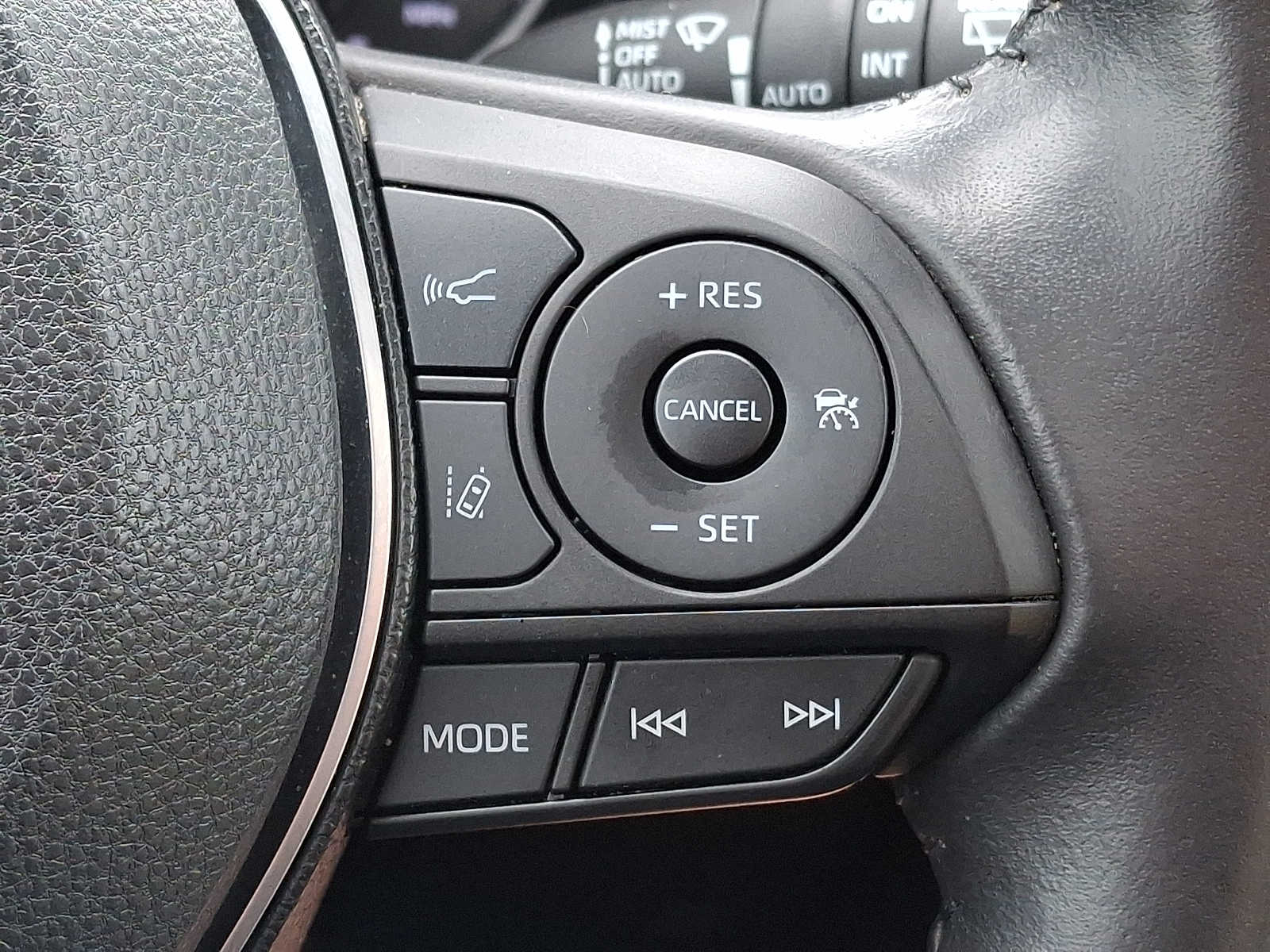 Thumbnail: 2019 Toyota RAV4 - 19