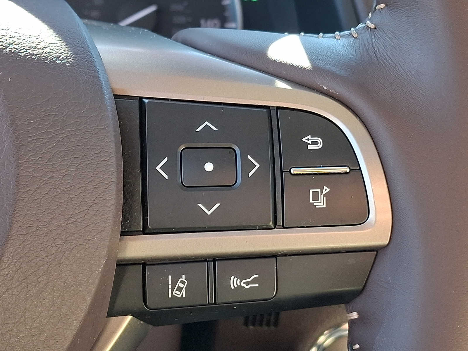 Thumbnail: 2018 Lexus RX - 17