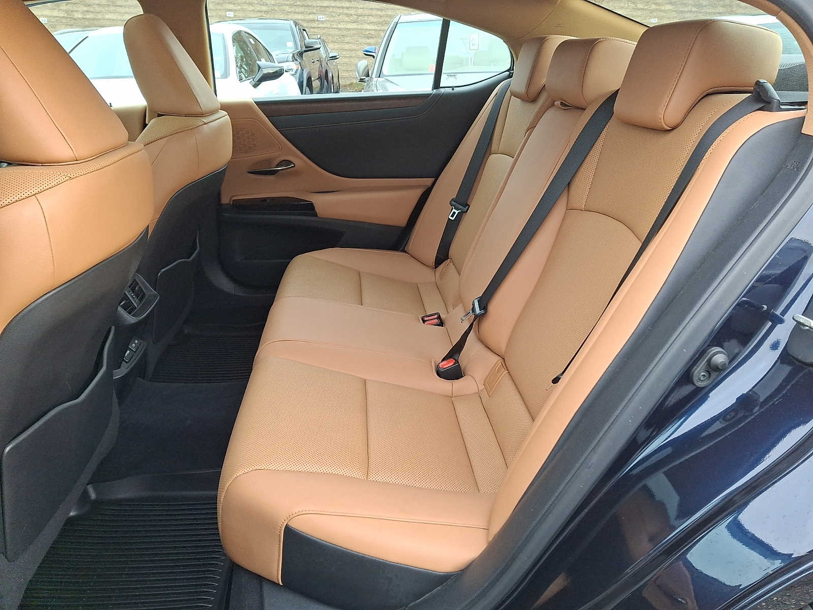 Thumbnail: 2022 Lexus ES - 7