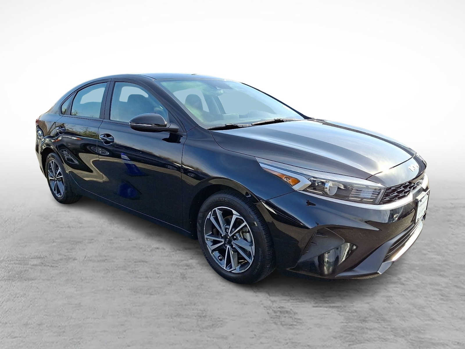 Thumbnail: 2023 Kia Forte - 3