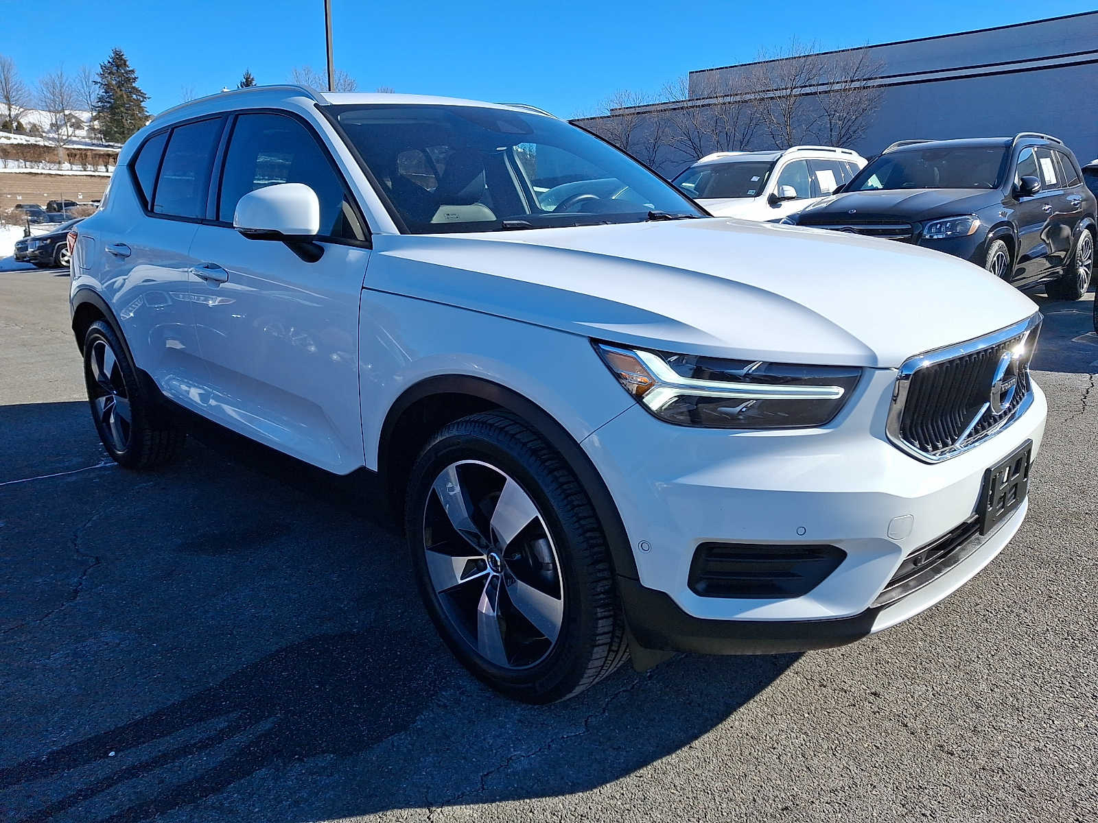 Thumbnail: 2019 Volvo XC40 - 3