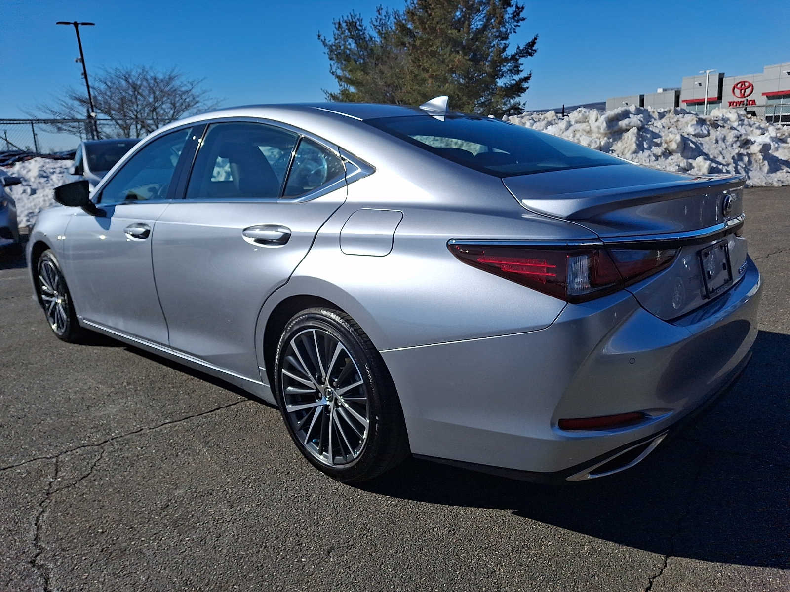 Thumbnail: 2023 Lexus ES - 6