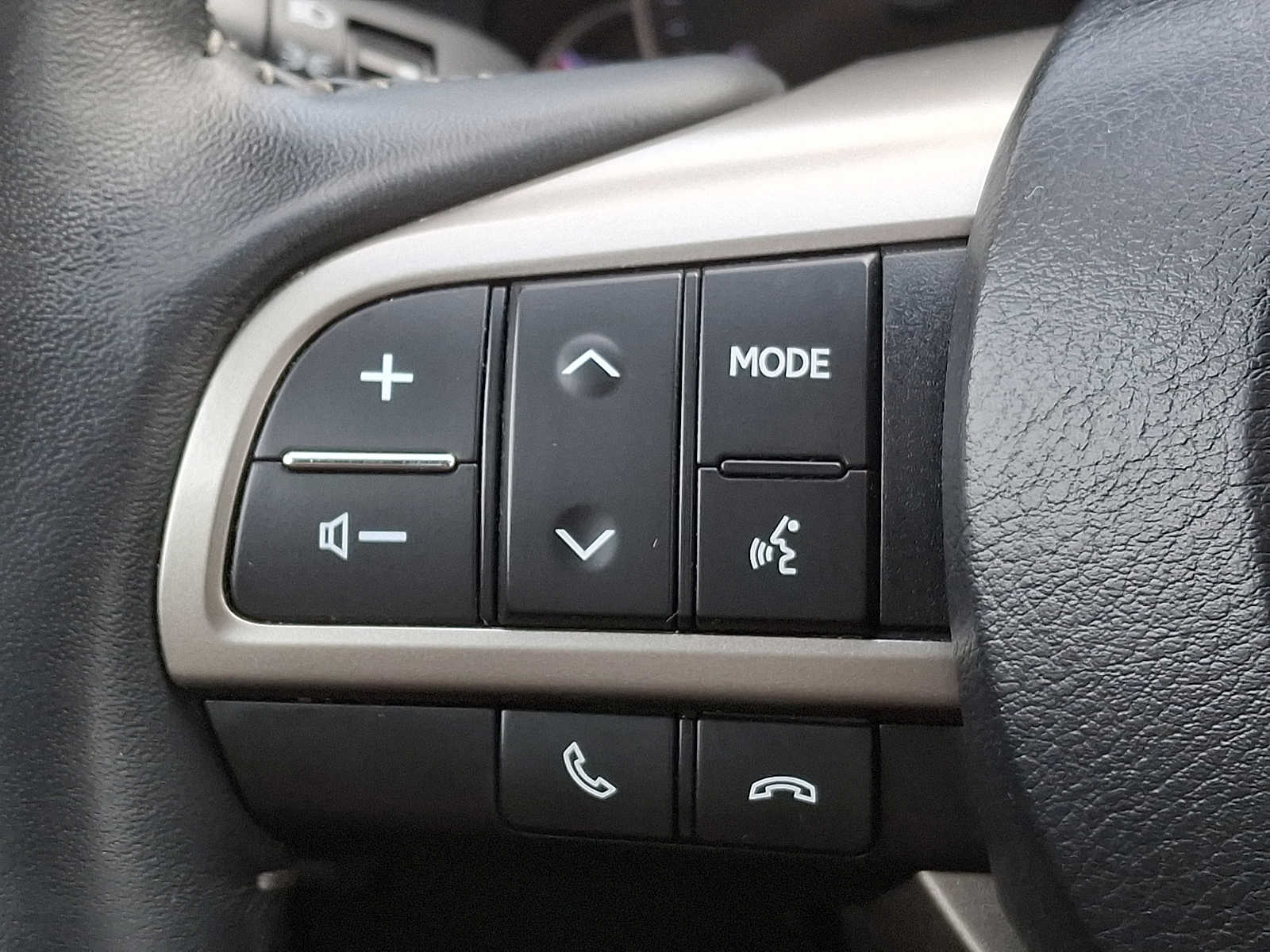 Thumbnail: 2018 Lexus ES - 18