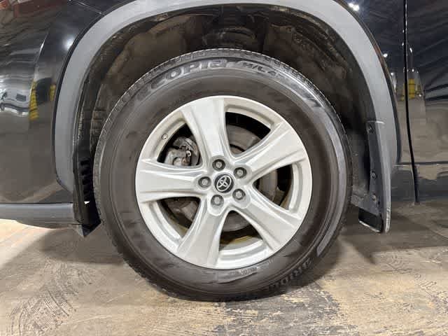 Thumbnail: 2024 Toyota Highlander - 10