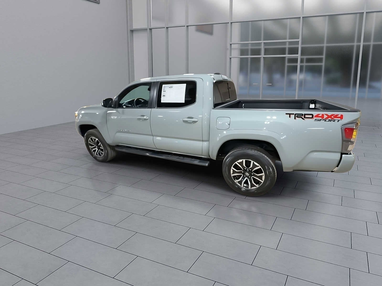 Thumbnail: 2022 Toyota Tacoma - 6