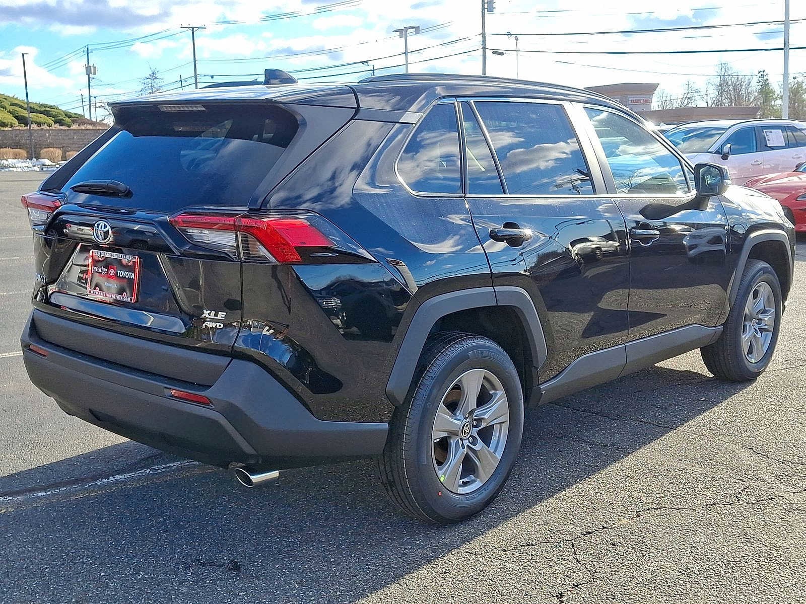 Thumbnail: 2025 Toyota RAV4 - 12